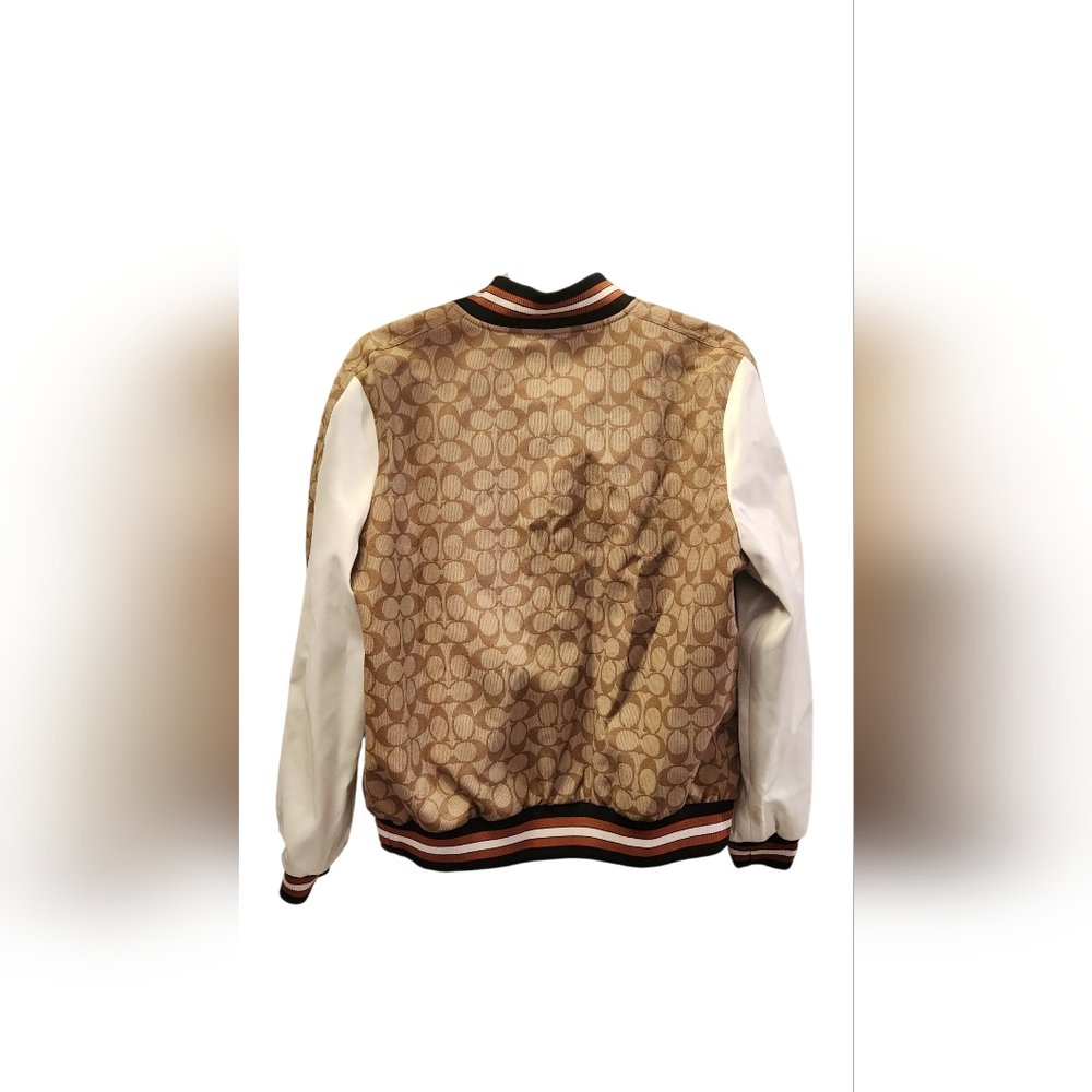 Coach Signature Souvenir Bomber Jacket Khaki NWT - Picture 2 of 10